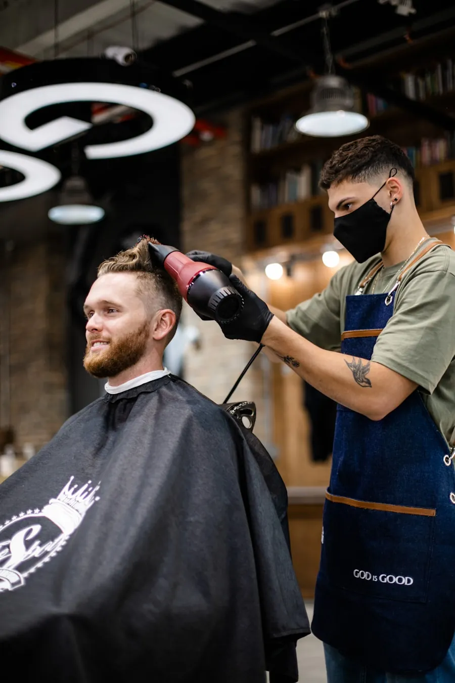 Klippning hos barberaren